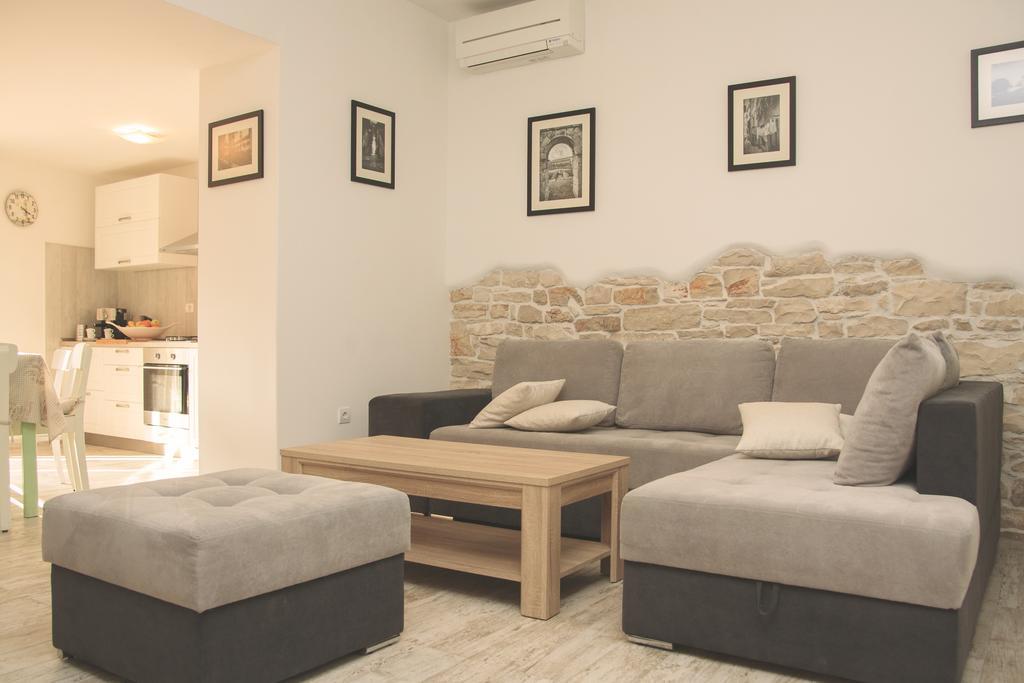 Holiday House Arena Пула Екстериор снимка