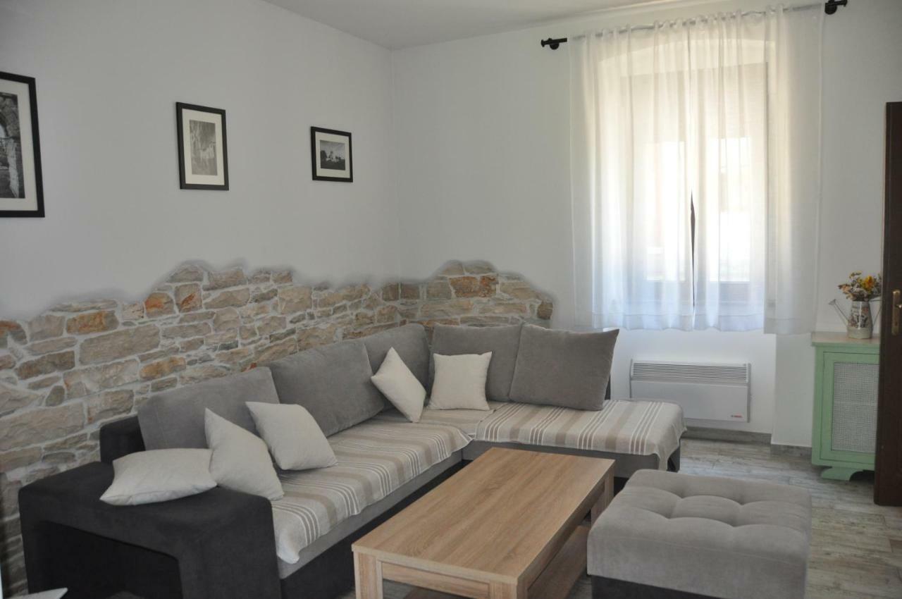Holiday House Arena Пула Екстериор снимка